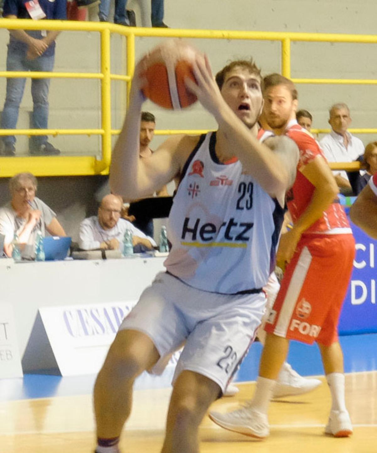 Allo sprint la prima vittoria della Hertz 