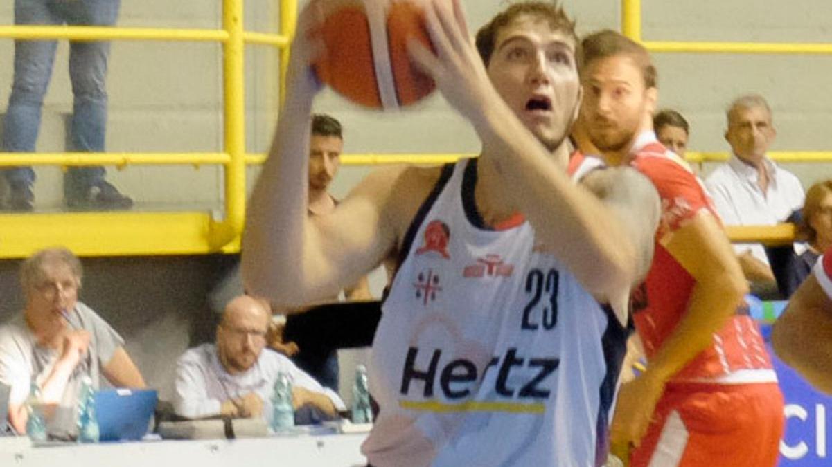 Allo sprint la prima vittoria della Hertz