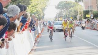 Alcuni momenti del Mondiale Amatori Uisp di ciclismo che si è corso ieri sulle strade della Valdera e del Valdarno