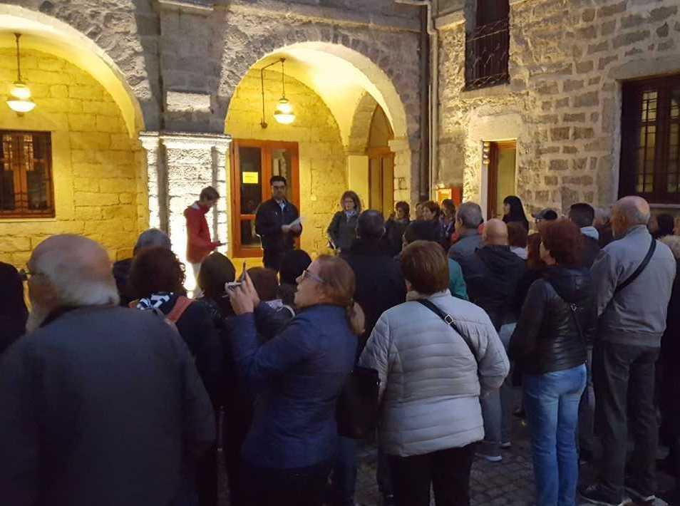 Trekking urbano nella città di pietra 