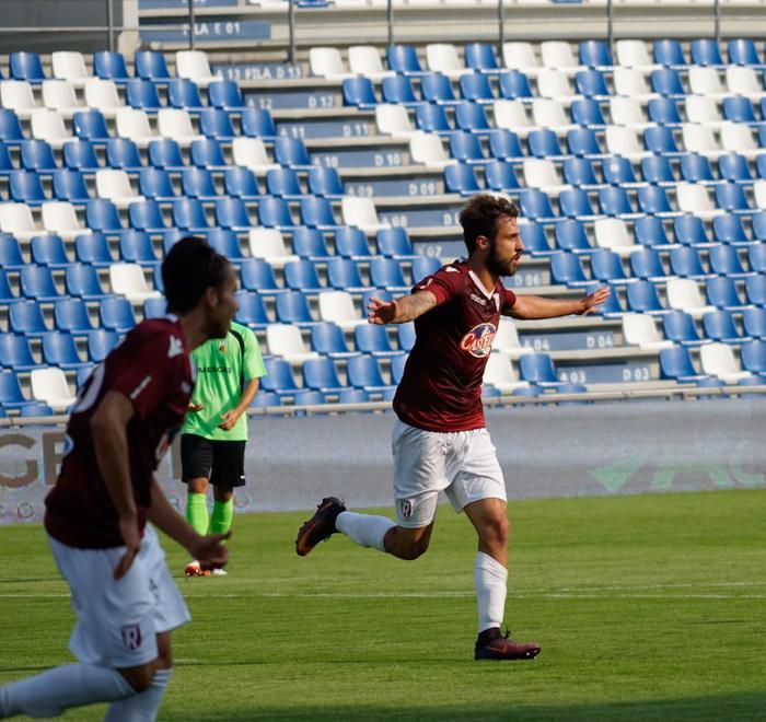 Il tributo dello stadio al bomber Zamparo 