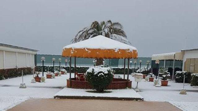Il Bagno Italia in versione invernale (foto dalla pagina Facebook)