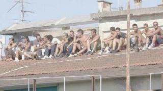 Nessun tetto è troppo scosceso (né cornicione è troppo stretto) per tifare nerazzurro