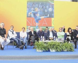 Il palco in piazza della Repubblica per la 46ª edizioneo del Bancarella Sport