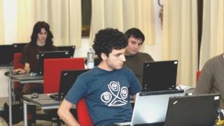 Nei cinque Poli aule attrezzate con computer e tutor