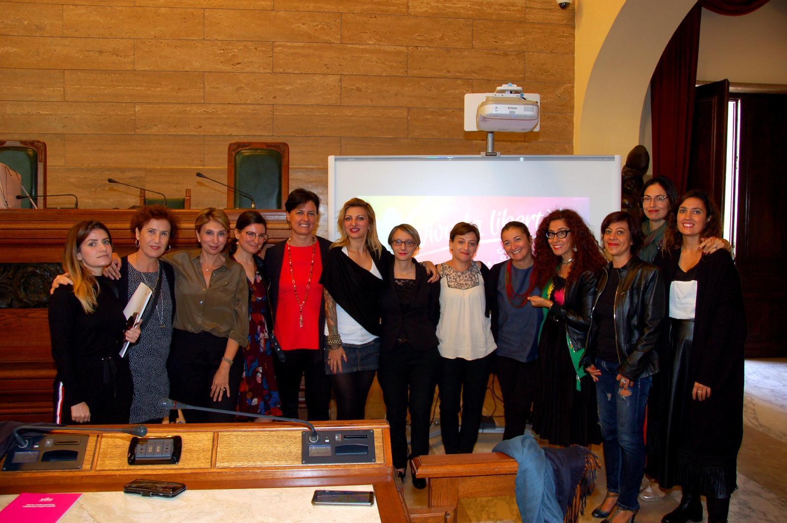 Le protagoniste dell'organizzazione del mese di eventi per dire basta alla violenza contro le donne