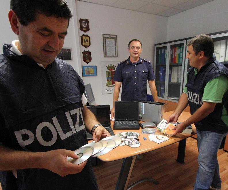 Blitz contro il traffico di pedopornografia Nei guai un ferrarese 