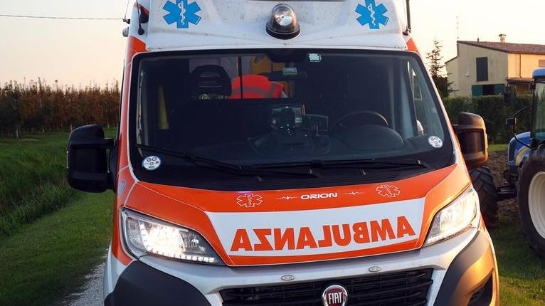 Pota e cade da tre metri Anziano in ospedale