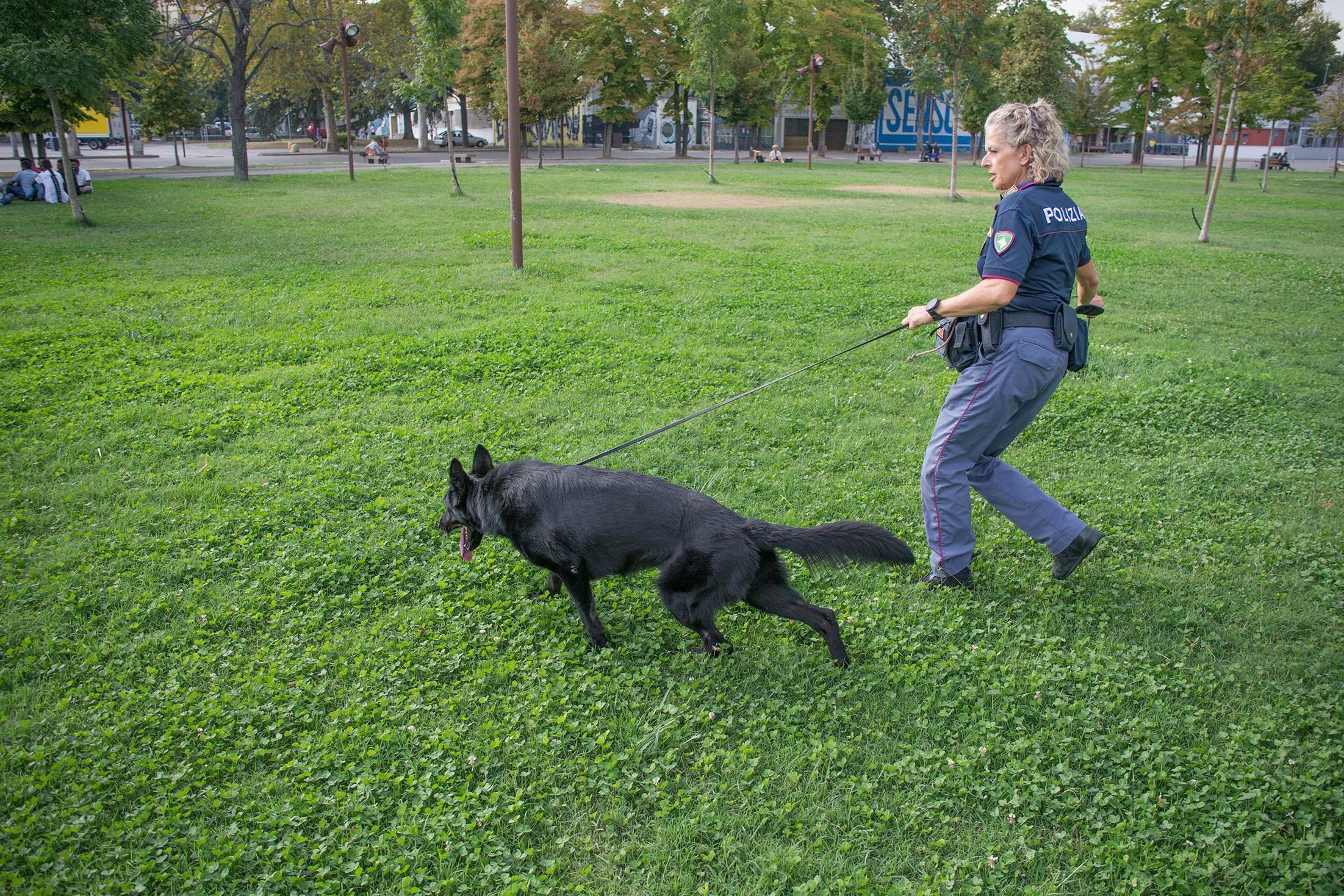 Controlli con i cani antidroga