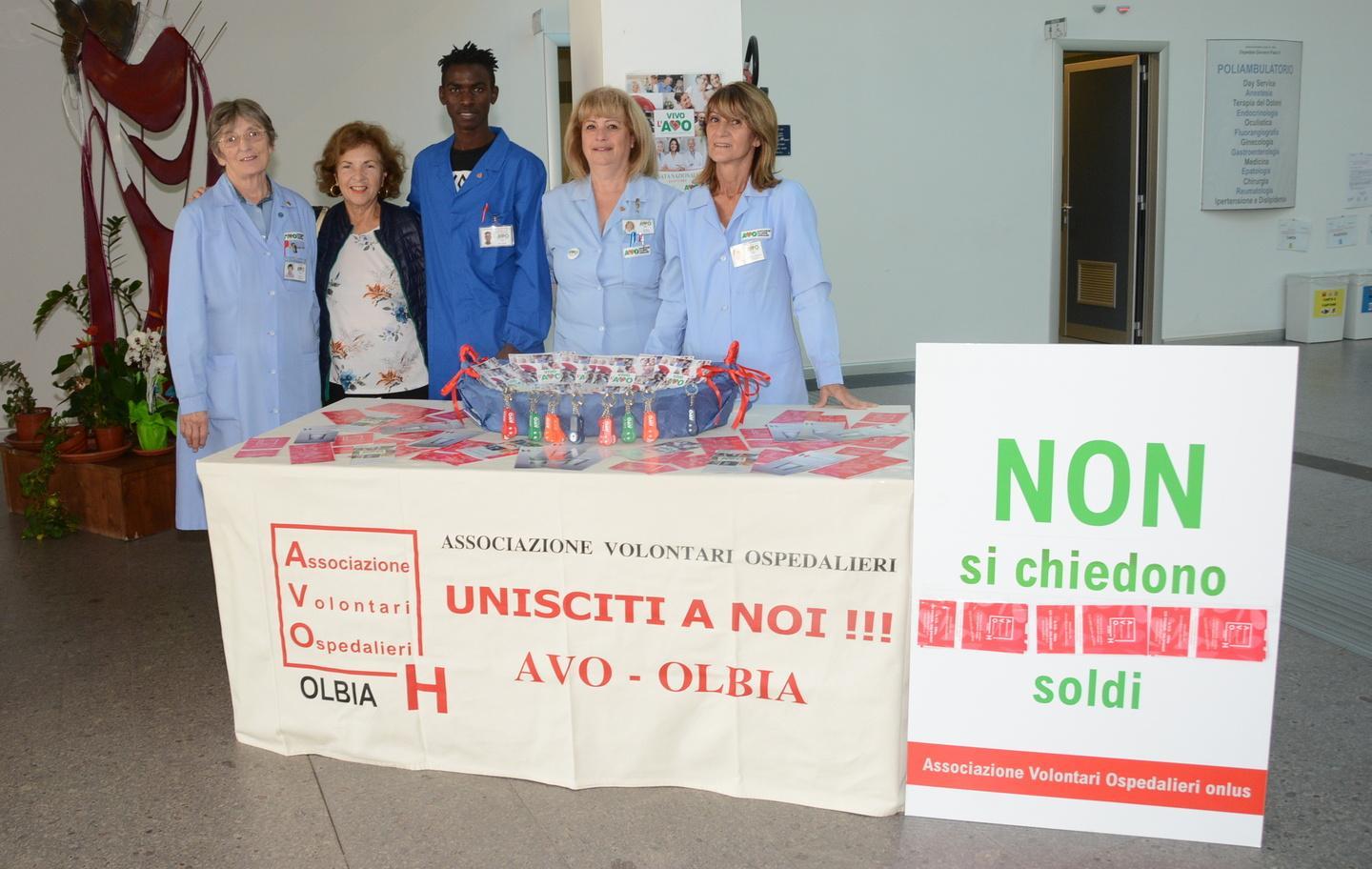 I volontari si presentano alla città 