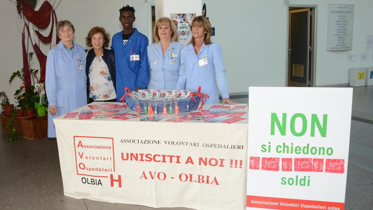 I volontari si presentano alla città