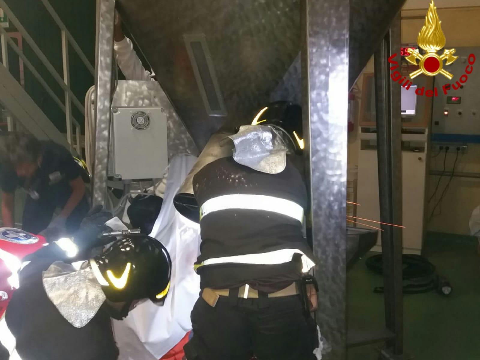 Infortunio sul lavoro, operaio perde l'avambraccio