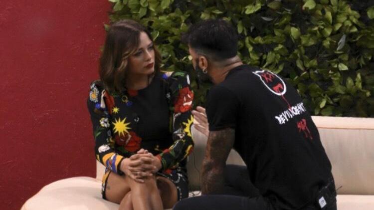 Gf Vip, Corona in tv per chiedere perdono all'ex: la modenese Silvia delle Donatella