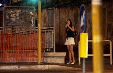 Trans fa arrestare gli aggressorie viene denunciata per clandestinità