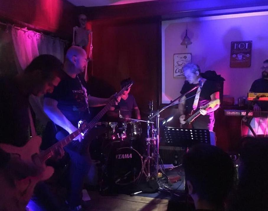 Ecco i “The Cut”, la band sassarese che omaggia i Cure
