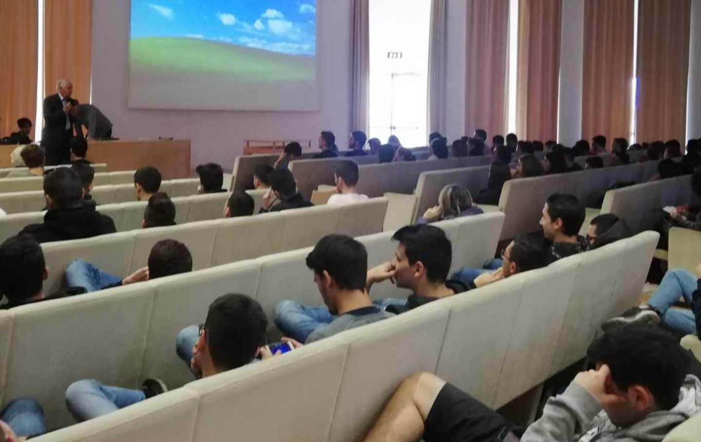 Gli studenti incontrano gli specialisti: «La forza sta nel gruppo» 
