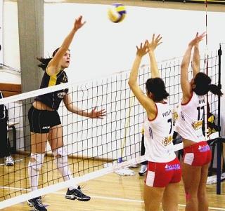 Un incontro di pallavolo femminile (foto d’archivio)