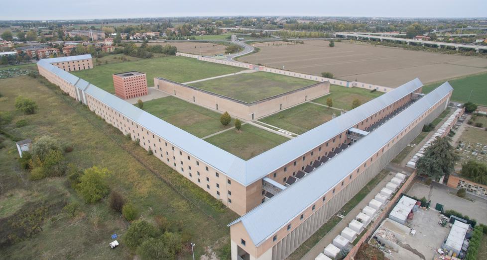 Il mondo dell’architettura: «Completate il cimitero Rossi di Modena» 