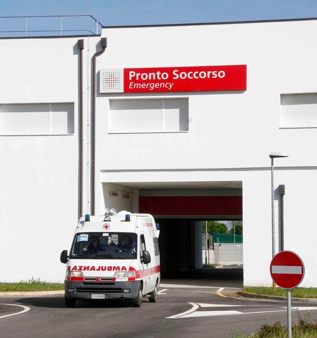 Usa l’aria compressa per asciugare la caldaia, ferito dall’esplosione 
