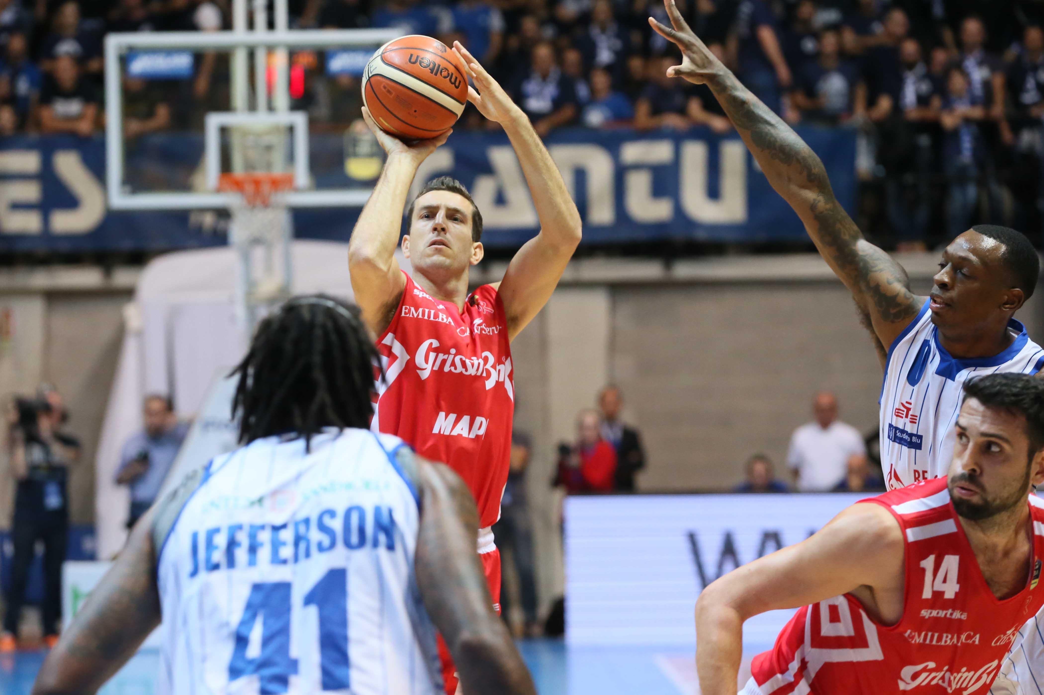 La Grissin Bon perde anche contro Cantù (101-95) 
