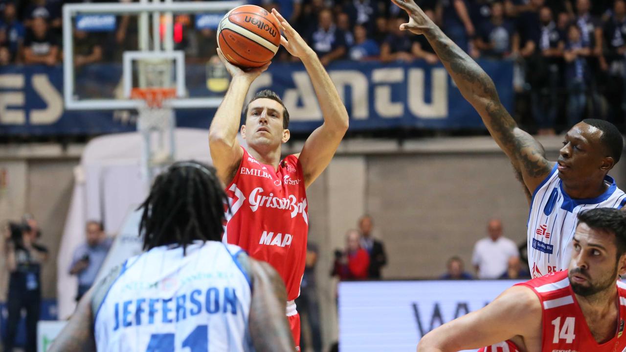 La Grissin Bon perde anche contro Cantù (101-95)