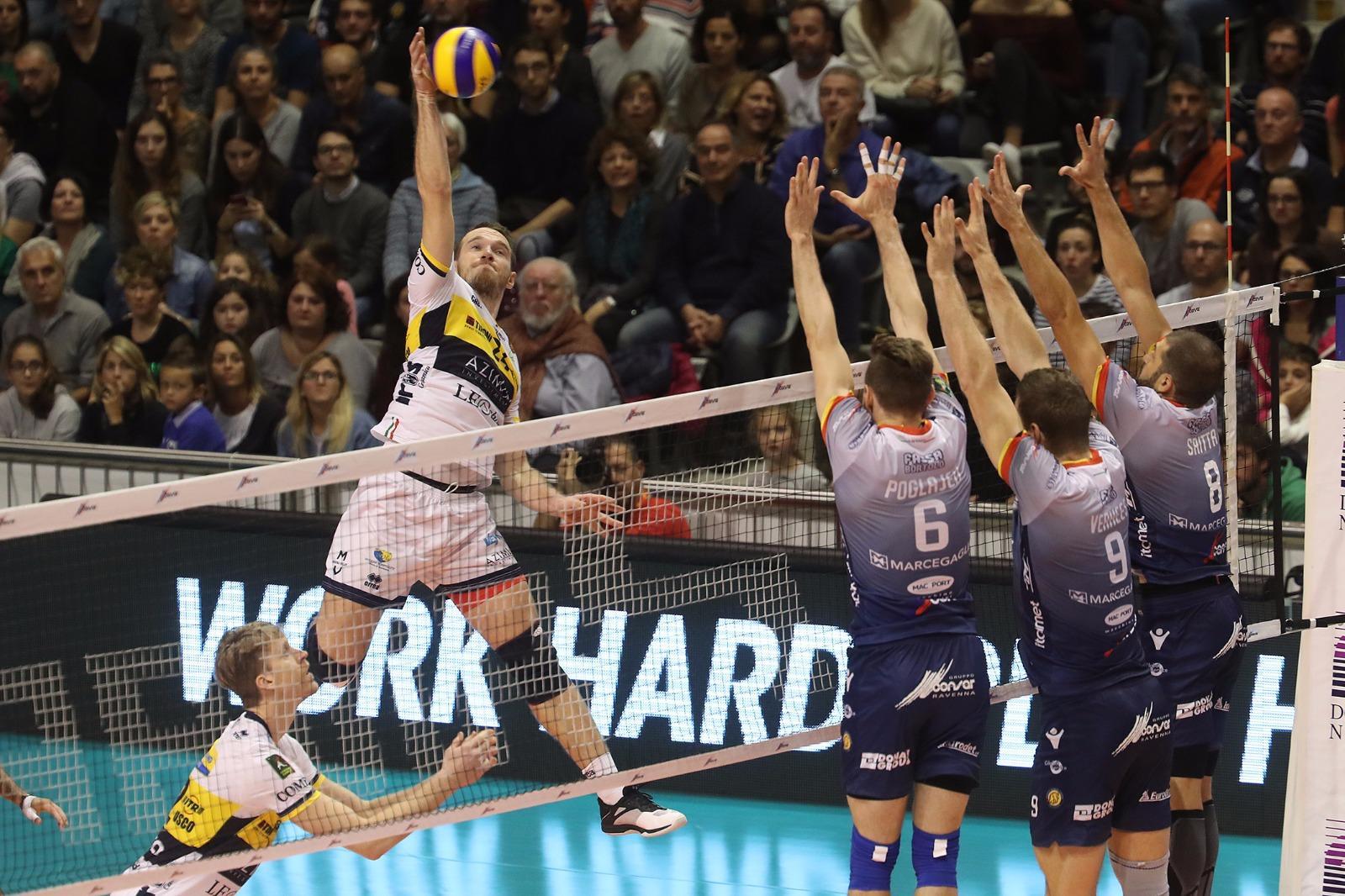Azimut, bottino pieno a Ravenna