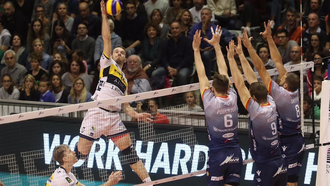 Azimut, bottino pieno a Ravenna