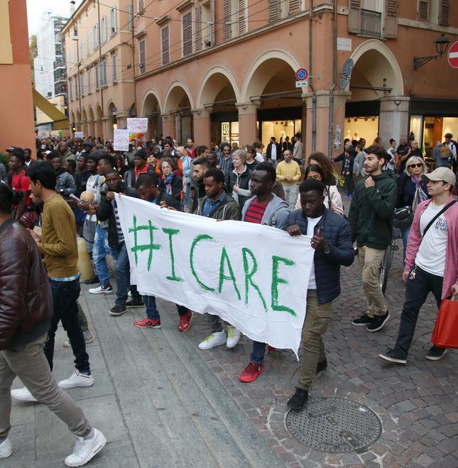 In corteo per le libertà garantite ai popoli