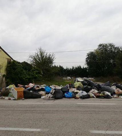 Ancora rifiuti nell’area dell’ex Mosquito pub