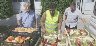 La frutta sequestrata e donata al Cottolengo A sinistra il comandante Bortoluzzi