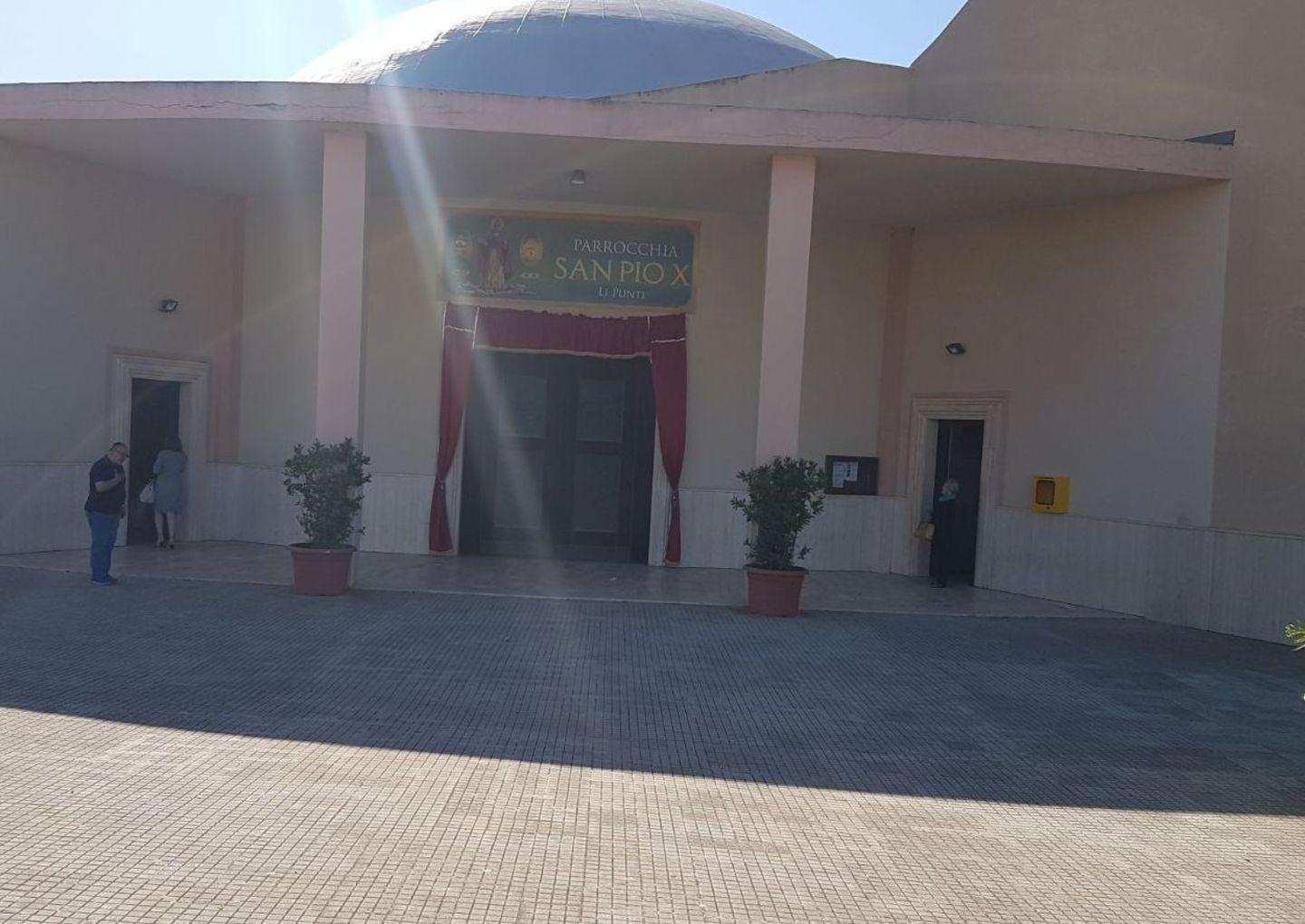 Defibrillatore rubato in chiesa: stupore e sdegno a Li Punti 