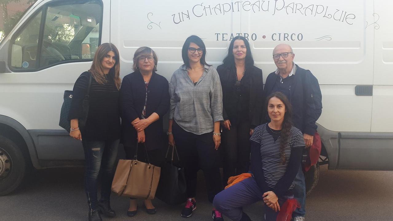 Gli studenti imparano l’arte del saltimbanco