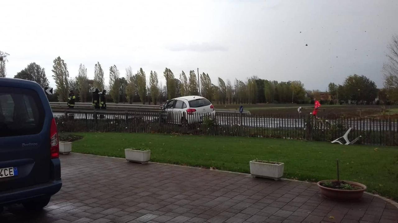 San Felice, donna ferita in un frontale