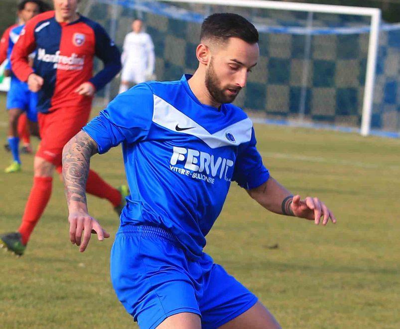 Il Rolo ci crede e si procura un rigore che Napoli trasforma dal dischetto consegnando la prima vittoria in 4 gare