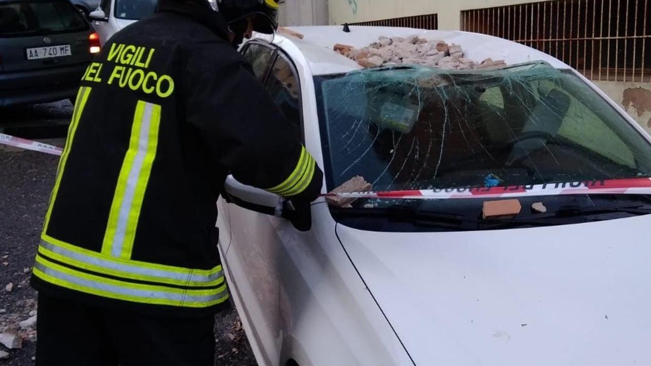 Crollo del soffitto, tragedia sfiorata nella scuola materna
