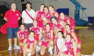 Le ragazze del team I’ Giglio Ghizzani che hanno vinto il trofeo