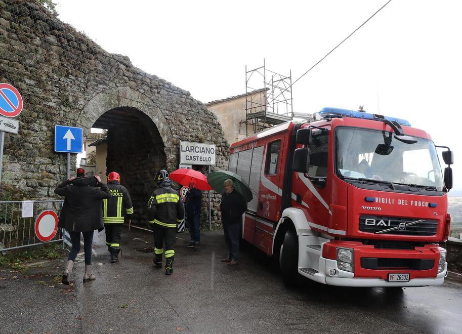 Sopralluogo al Castello di Larciano: i residenti chiamano i vigili 