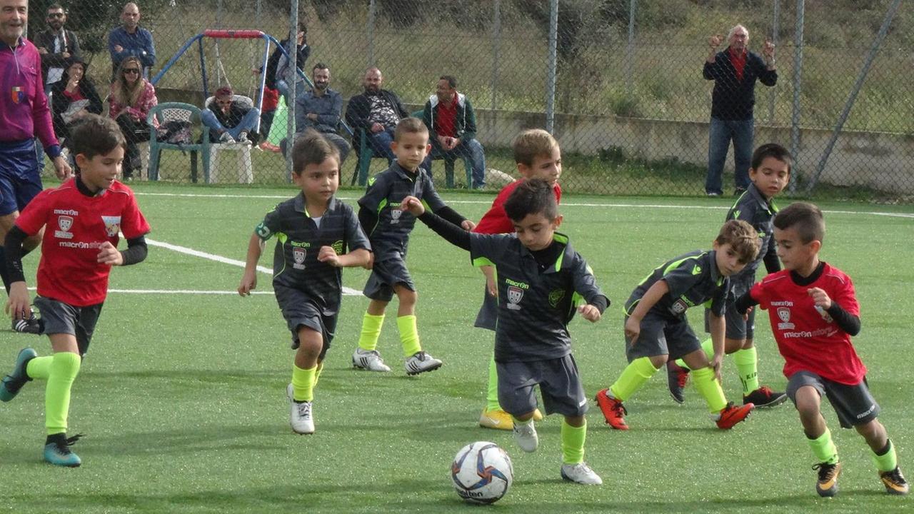 E a bordo campo vincono le donne