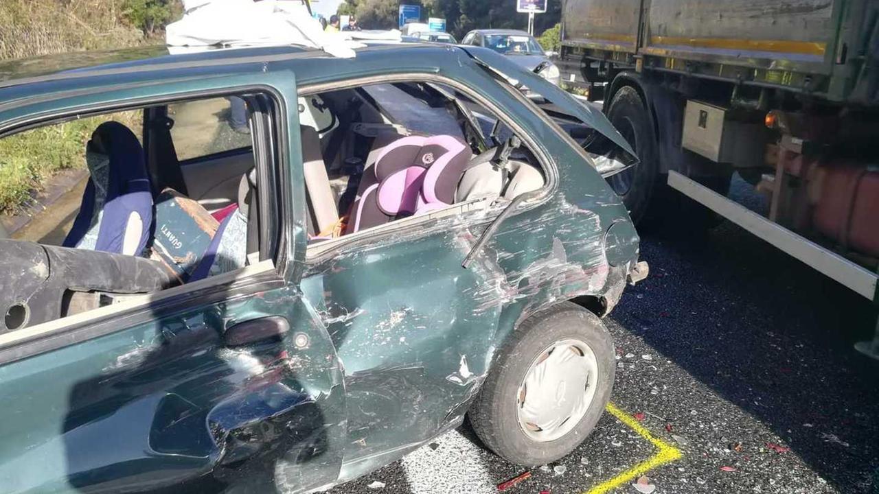 Sassari, incidente sulla 131: carambola tra cinque auto 