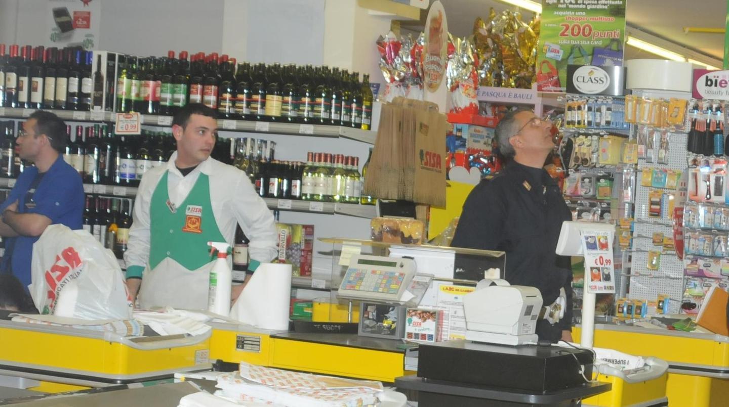 L’appello ai clienti: «Fate la spesa il 31 ottobre» 