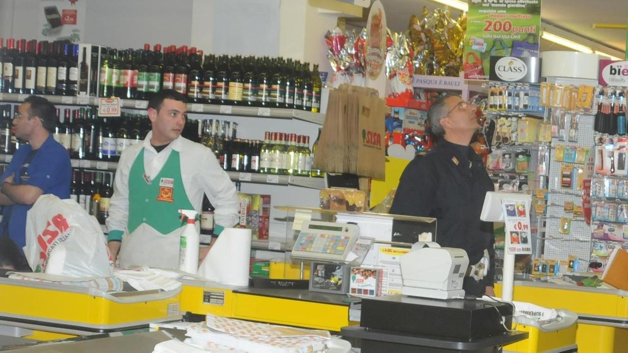 L’appello ai clienti: «Fate la spesa il 31 ottobre»
