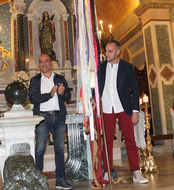 Cambio di bandiere, è grande festa 