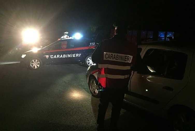 Svaligiava un Suv al parcheggio giovane arrestata dai carabinieri