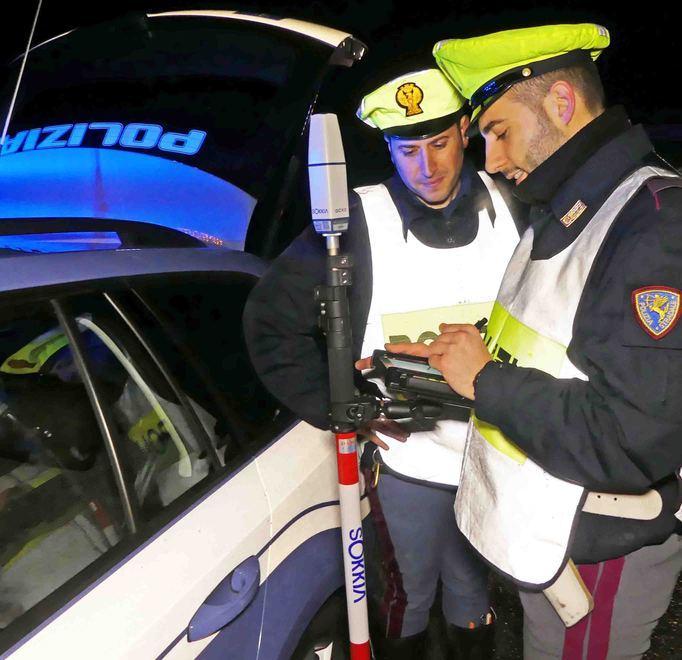 Altri 17 poliziotti in questura Restano i buchi alla Stradale 