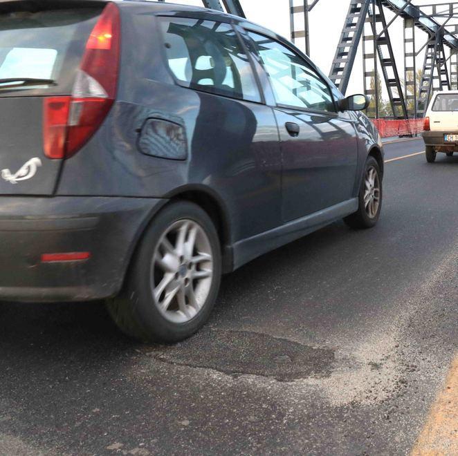 Buche sul ponte, l’Anas corre ai ripari: 16 giorni per il cantiere 
