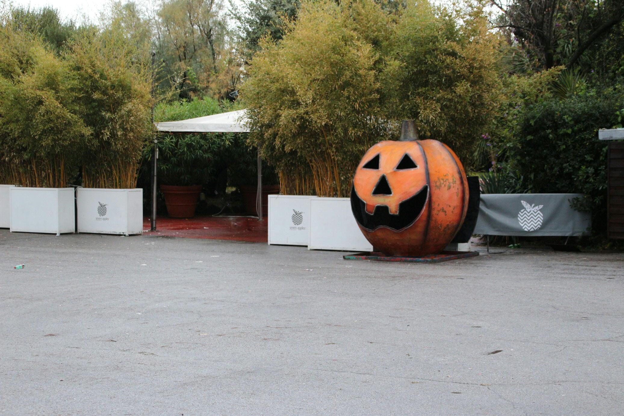 L'ingresso del Seven davanti al quale è accaduto l'incidente