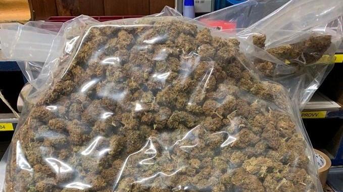 Droga, arrestato dj e titolare di bed & breakfast
