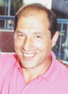 <strong>LA TRAGEDIA.</strong> Si è consumata intorno alle 11.30 sulla strada delle Colacchie l’auto si è ribaltata appena uscita da un galleria all’altezza di Punta Ala       <strong>LA VITTIMA </strong>Antonio Vigo 68 anni era in compagnia della moglie rimasta illesa