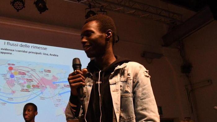 Alla festa dell’accoglienza premiati i senegalesi di seconda generazione e il mediatore del Mali
