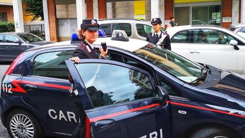 Tenta di aprire un conto con i documenti falsi arrestata ventinovenne